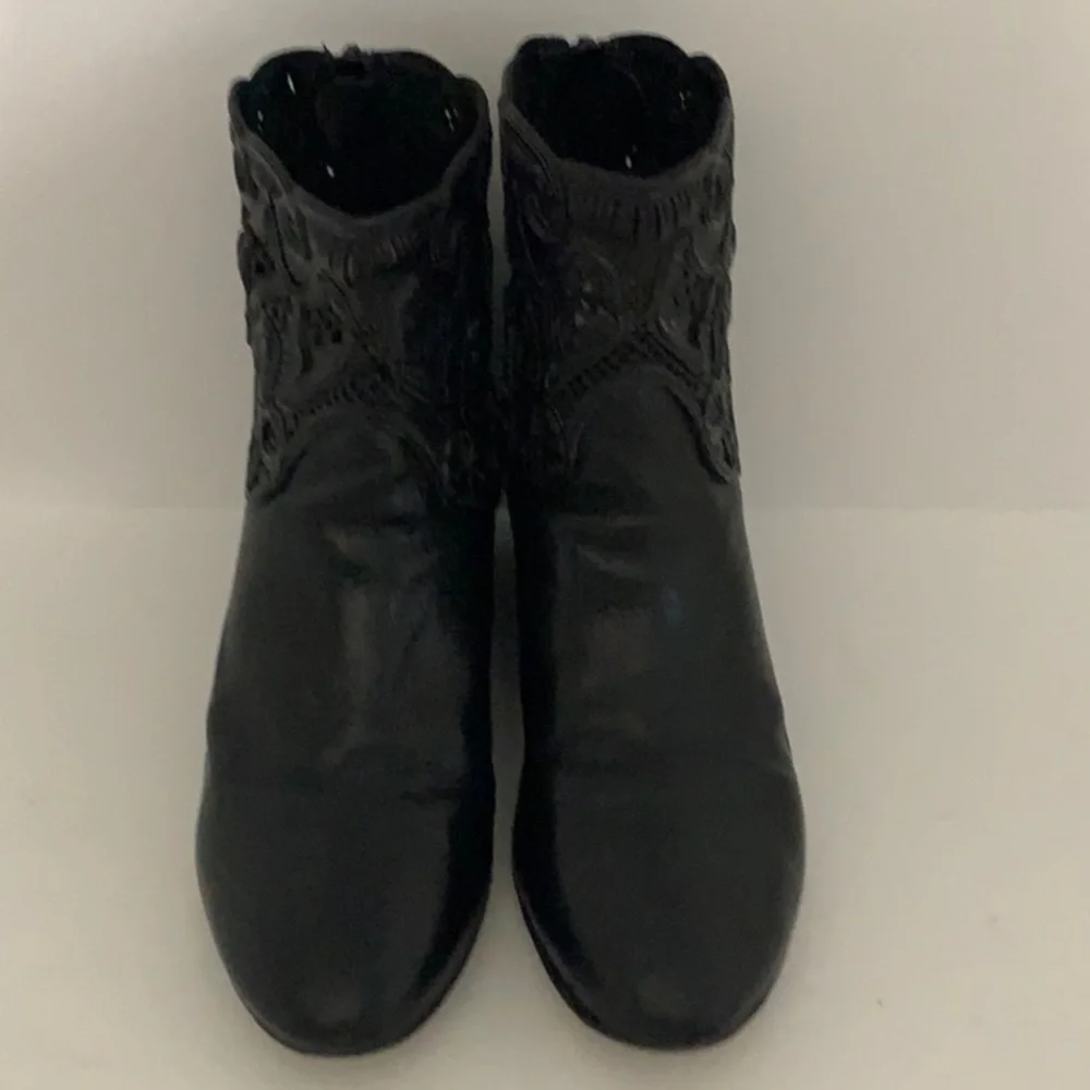 Authentic Via Spiga designer black leather wedge boots size 9.5